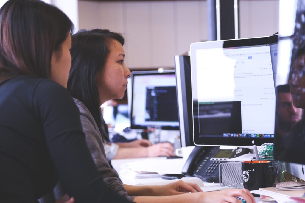 working woman technology-computer